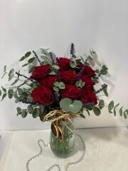 Kristal Cam Vazoda 9 Adet Kırmızı Gül