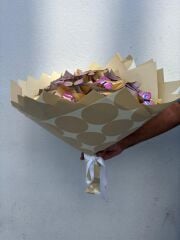 Altın Sarısı Renginde Işıklı kelebek buketi