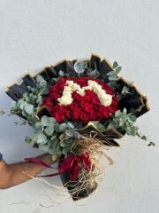 Kırmızı Gül ve Beyaz Güllerle Kişiye Özel Harf Bukette