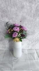 Beyaz Plastik Vazoda 5'li Lila Güller