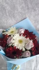 Renkli Gerbera ve Lila Gül Buketi