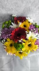 Kristal Cam Vazoda Karışık Çiçekler