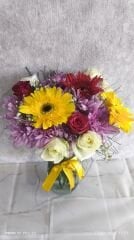 Kristal Cam Vazoda Karışık Çiçekler