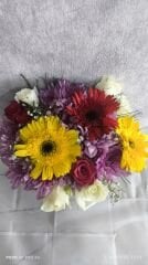 Kristal Cam Vazoda Karışık Çiçekler