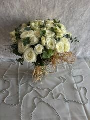 Kristal Silindir Cam Vazoda 35'li Beyaz Gül Buketi