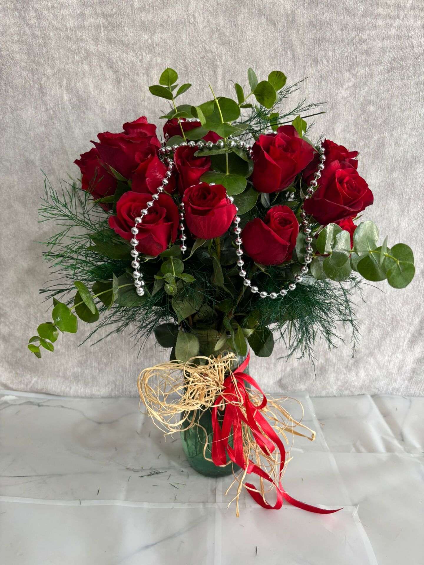 25'li Kırmızı Gül Silindir Cam Vazoda