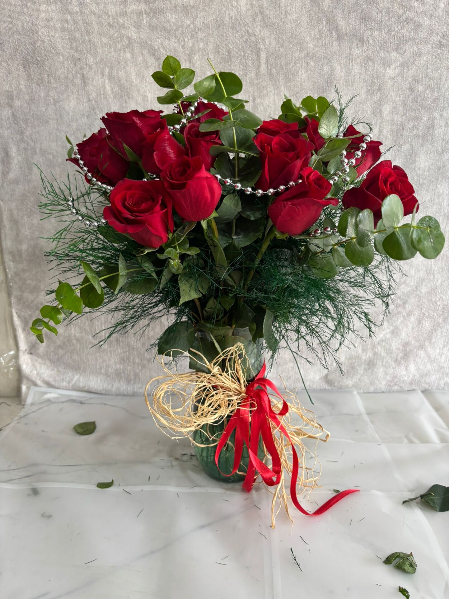 20'li Kırmızı Gül Kristal Cam Vazoda