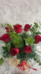 7 Adet Kırmızı Gül Kristal Cam Vazoda