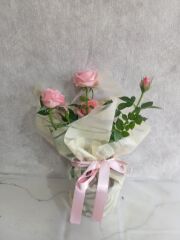 Leopar Desenli Buket Kağıdında Saksıda Pembe Çardak Güller