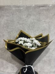 Beyaz papatya Buketi  Siyah Kağıtta Adana çiçek