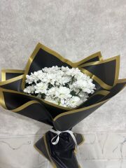 Beyaz papatya Buketi  Siyah Kağıtta Adana çiçek