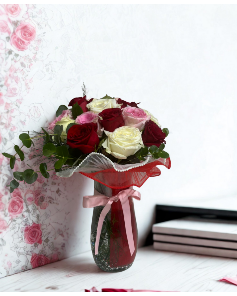 Silindir Cam Vazoda Karışık Renkli Güller Adana çiçek