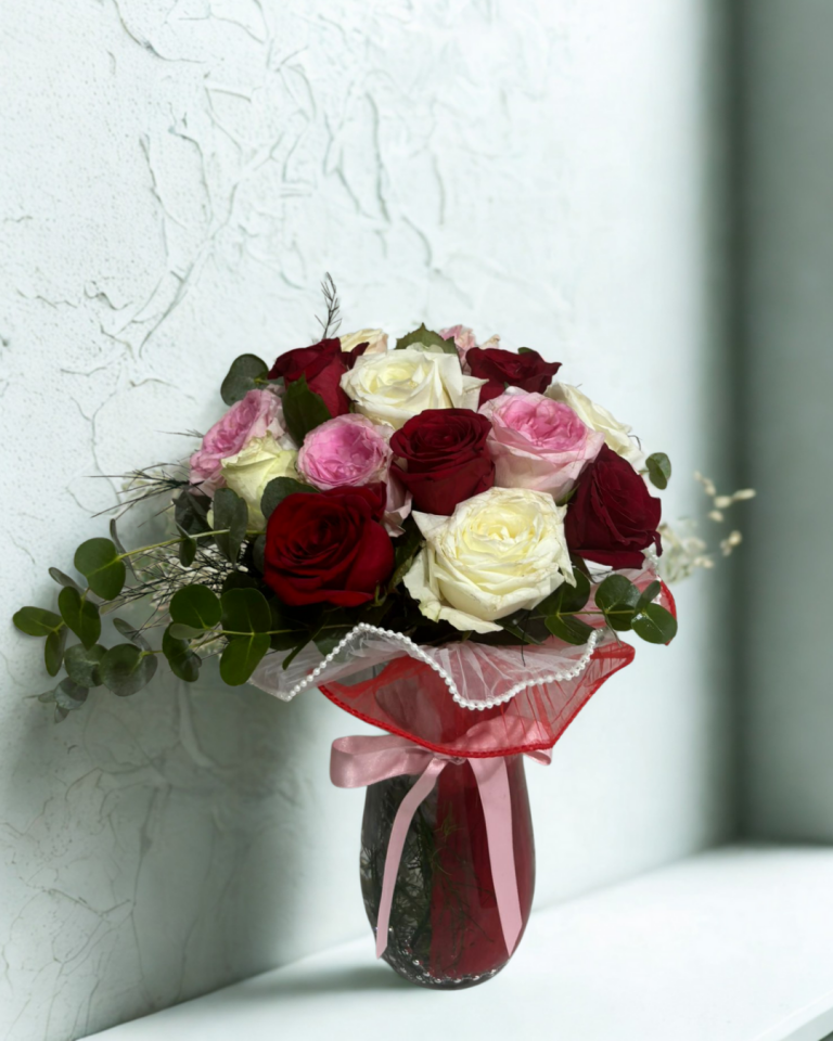 Silindir Cam Vazoda Karışık Renkli Güller Adana çiçek