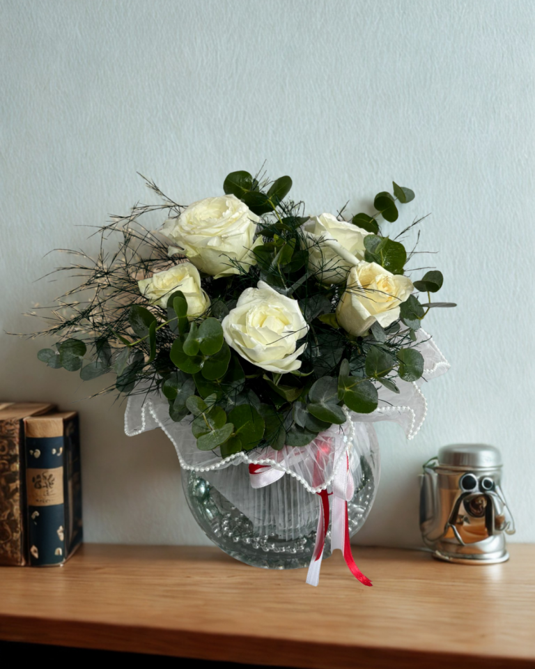 Akvaryum Cam Vazoda 5'li Beyaz Gül Adana çiçek