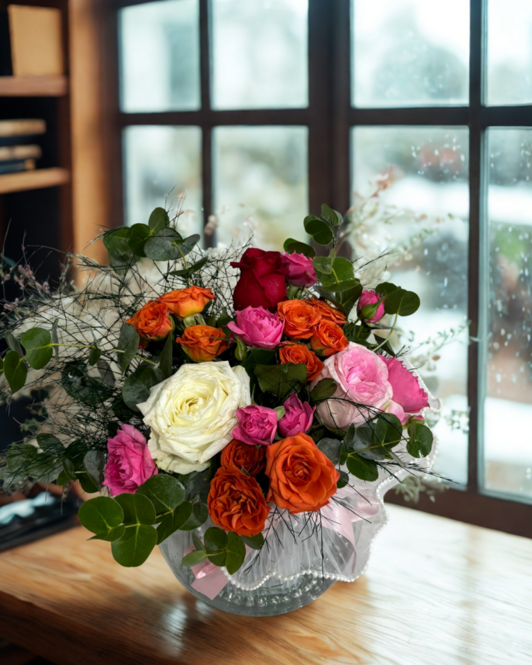 Akvaryum Cam Vazoda Karışık Renkli Güller