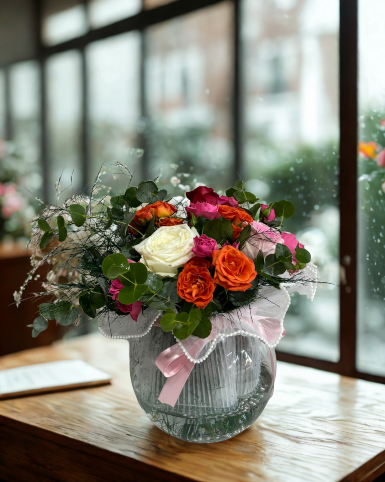 Akvaryum Cam Vazoda Karışık Renkli Güller Adana çiçek