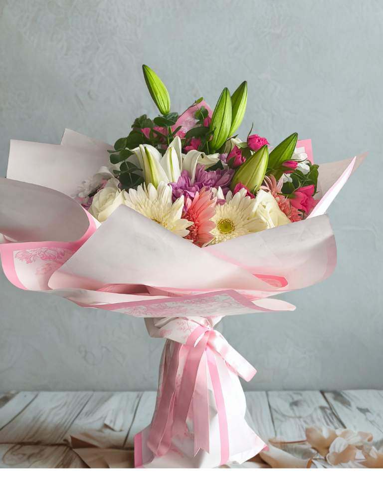 Lilyum ve Karışık Renkli Çiçekler Buketi