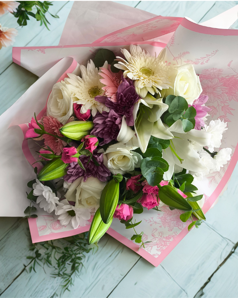 Lilyum ve Karışık Renkli Çiçekler Buketi Adana çiçek