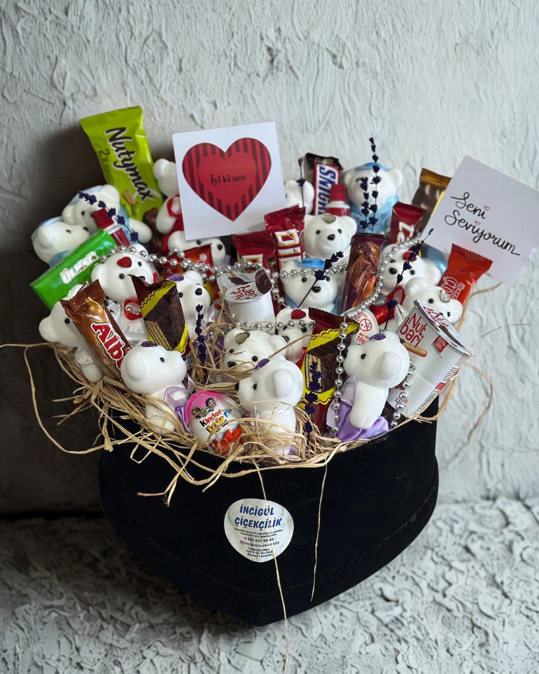 Kalpli Kutuda Kişiye Özel Hediye Ayıcıklar ve Çikolata Adana çiçek
