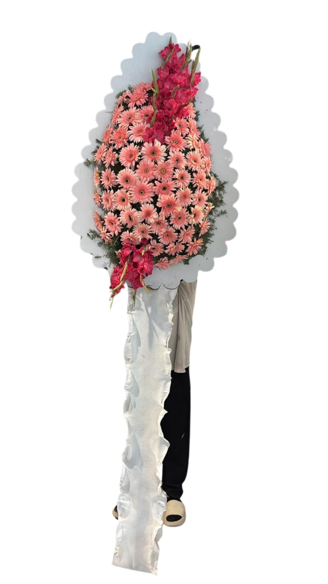 Tek Katlı Pembe Gerbera Çiçeğinden Oluşan Çelenk