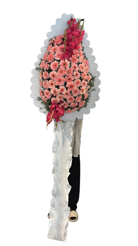 Tek Katlı Pembe Gerbera Çiçeğinden Oluşan Çelenk