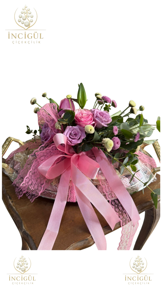 Soft Renkli Kız İsteme Çiçeği ve Gondol Tepside Çikolatalar Yağmuru