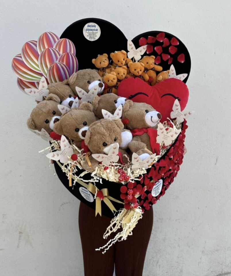 Kalpli kutuda peluşlar