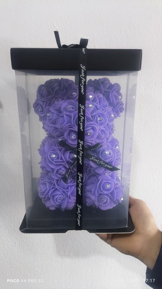 Mor Renkli Yapay Gülden Oluşan Ayıcık